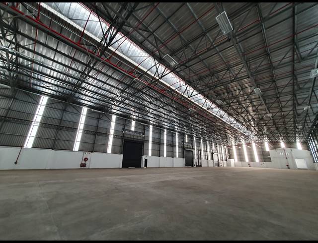 3,300M² WAREHOUSE TO LET IN ISANDO
